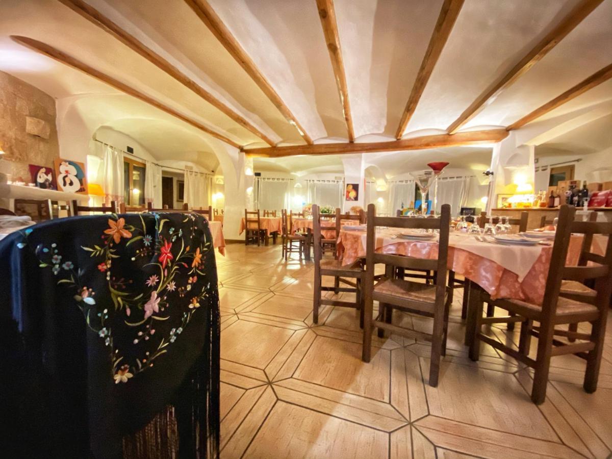 Locanda Tipica Sa Corte Oliena Εξωτερικό φωτογραφία