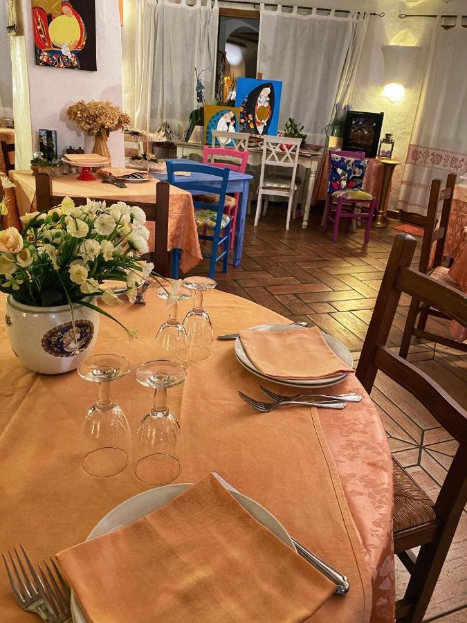 Locanda Tipica Sa Corte Oliena Εξωτερικό φωτογραφία