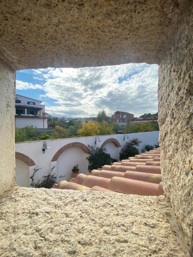 Locanda Tipica Sa Corte Oliena Εξωτερικό φωτογραφία