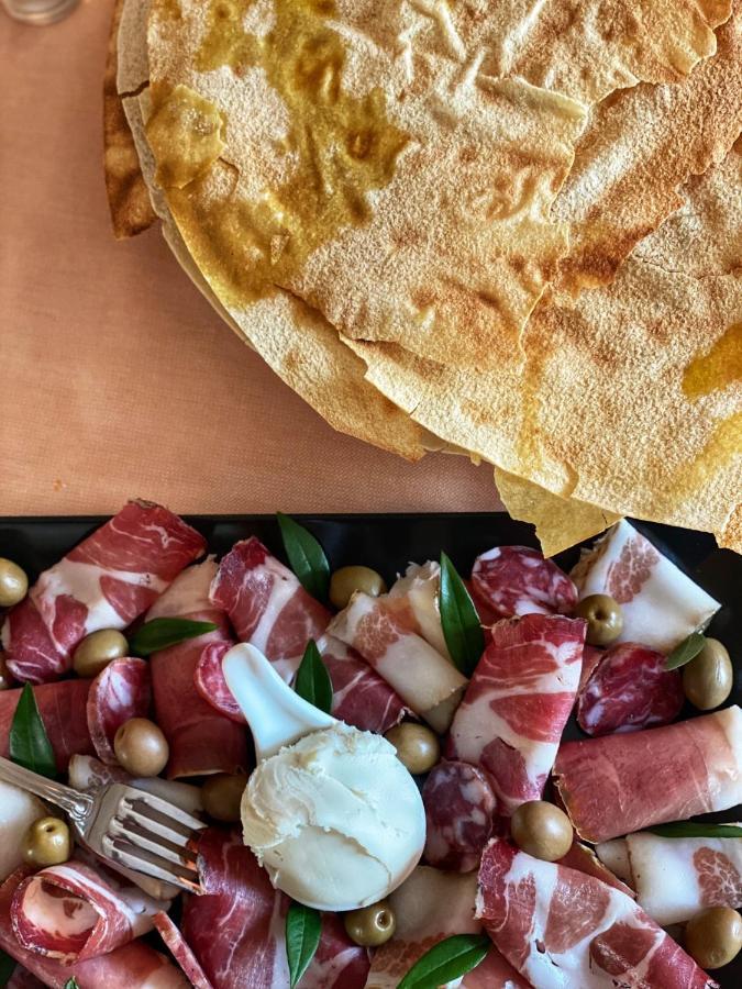 Locanda Tipica Sa Corte Oliena Εξωτερικό φωτογραφία