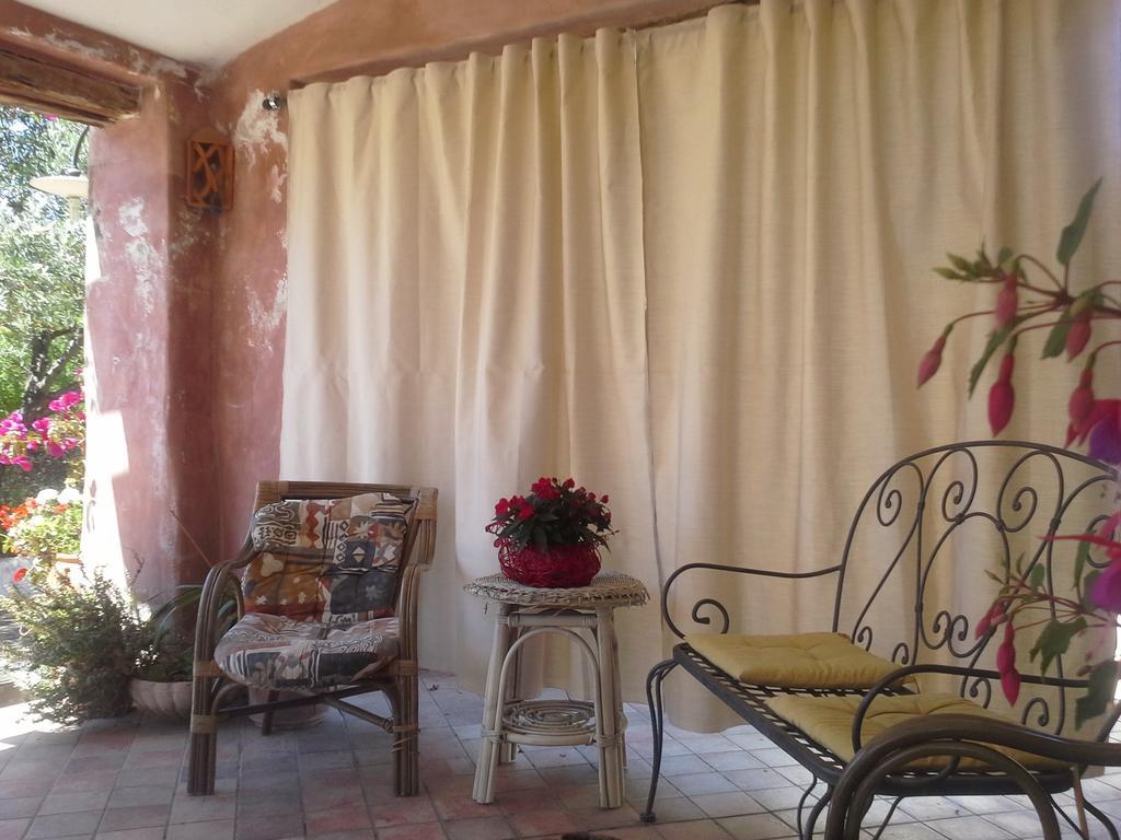 Locanda Tipica Sa Corte Oliena Εξωτερικό φωτογραφία