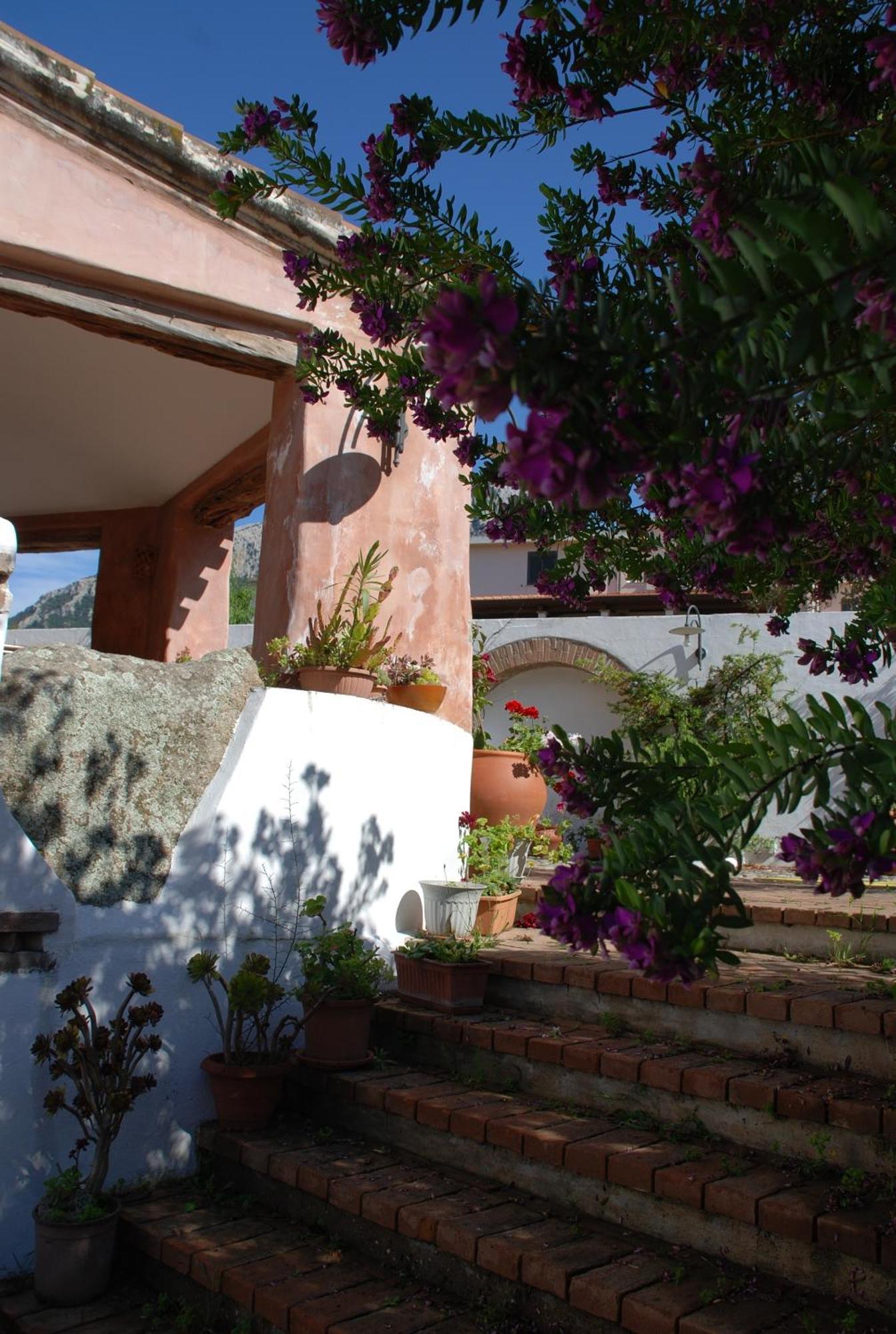 Locanda Tipica Sa Corte Oliena Εξωτερικό φωτογραφία