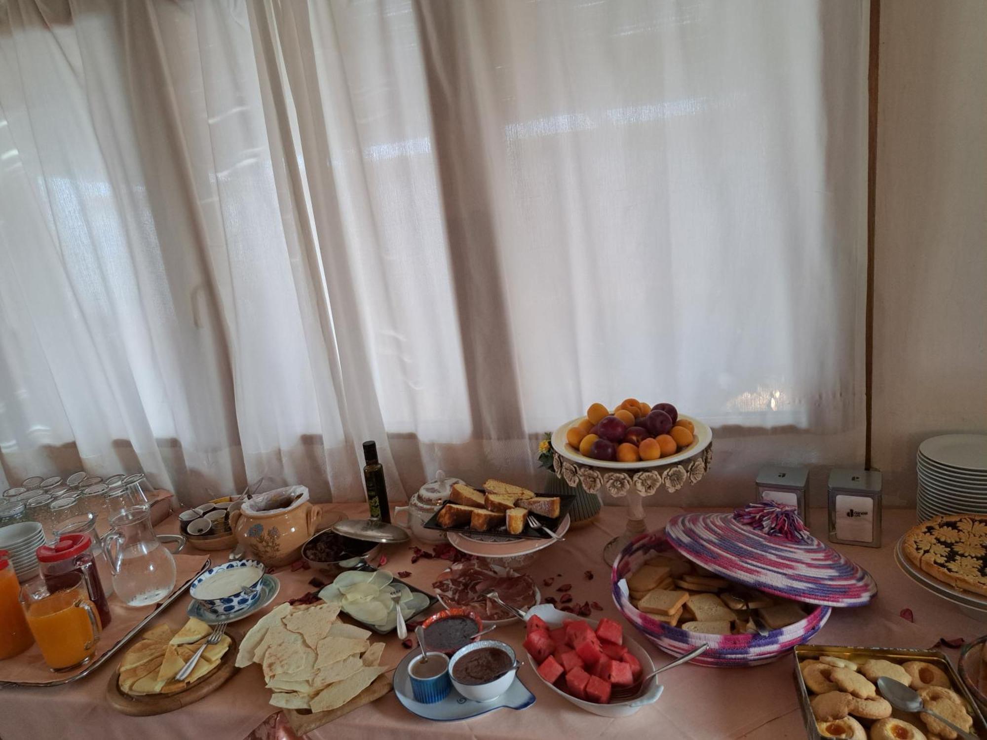 Locanda Tipica Sa Corte Oliena Δωμάτιο φωτογραφία