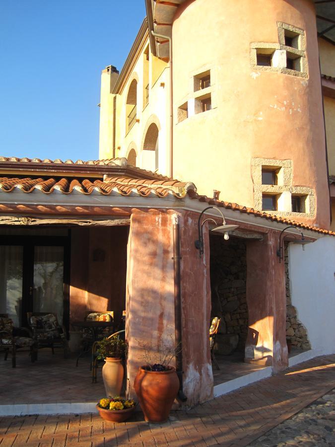 Locanda Tipica Sa Corte Oliena Εξωτερικό φωτογραφία